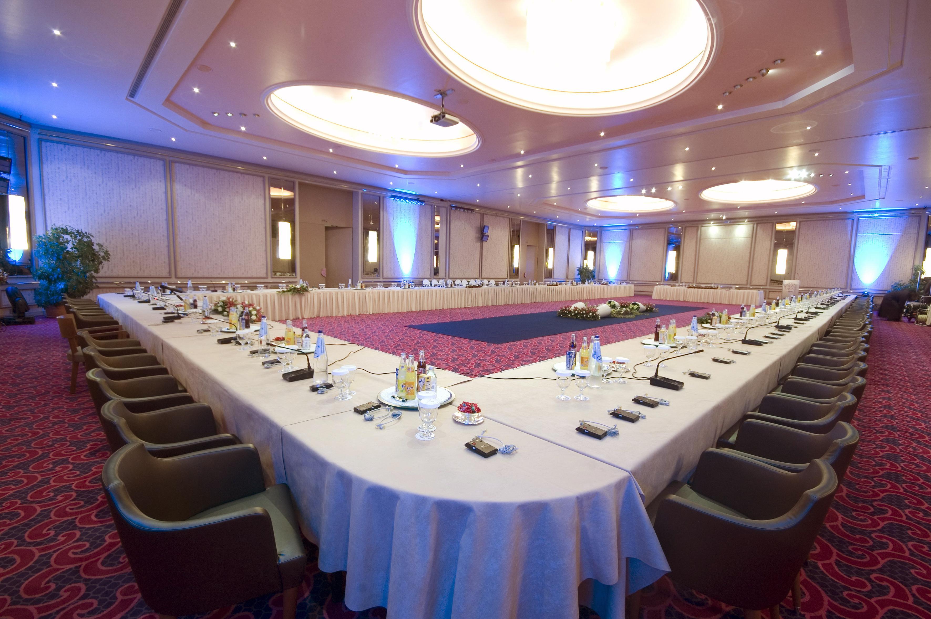 Rodos Palace Hotel Ixiá Kültér fotó The meeting room of the 2011 APEC summit
