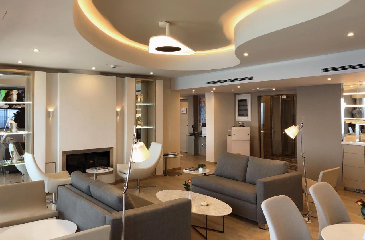 Rodos Palace Hotel Ixiá Kültér fotó The lounge at the airport