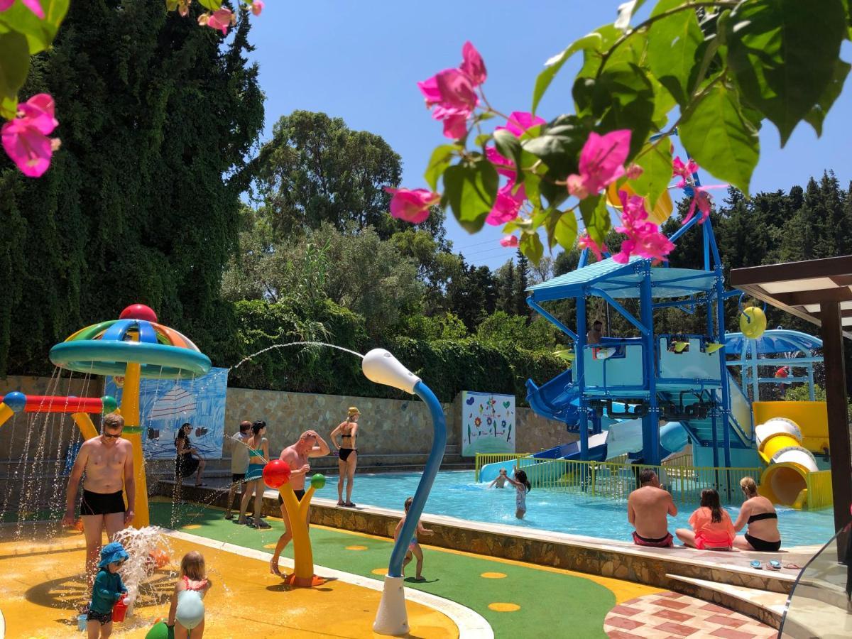 Rodos Palace Hotel Ixiá Kültér fotó The water park